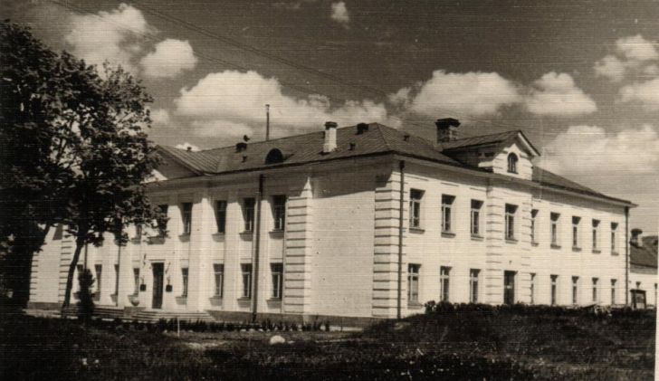 000 skola